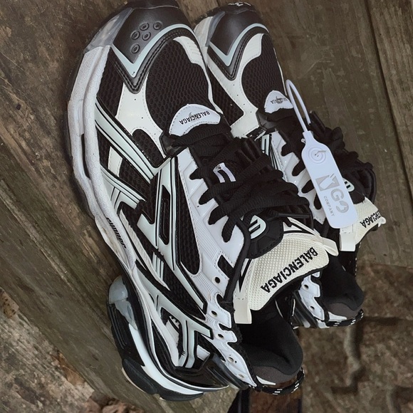 Balenciaga Runners - Picture 1 of 3
